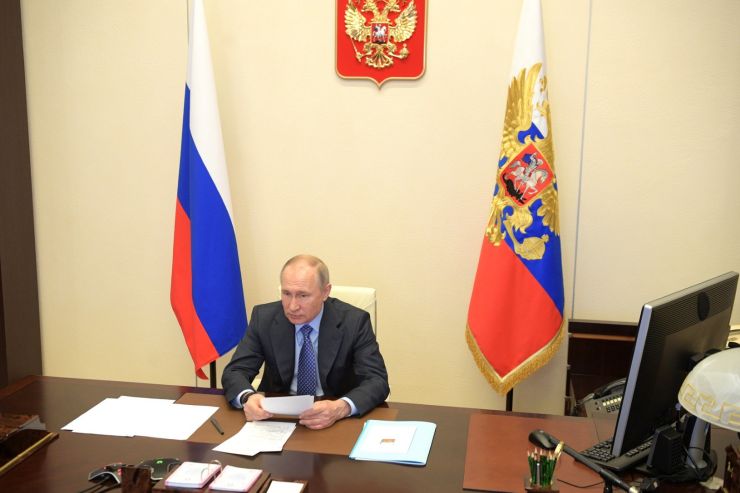 Путин поручил дать малому и среднему бизнесу деньги на выплату зарплат