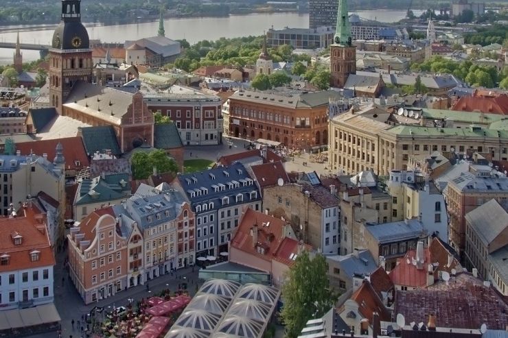 В Латвии хотят сократить время продажи алкоголя