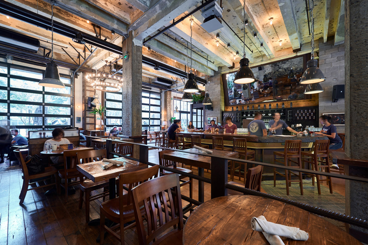 В Алтайском крае обсудили ограничения площади баров