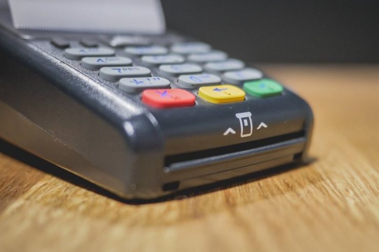 Минпромторг предлагает сделать дешевле эквайринг для розницы и общепита