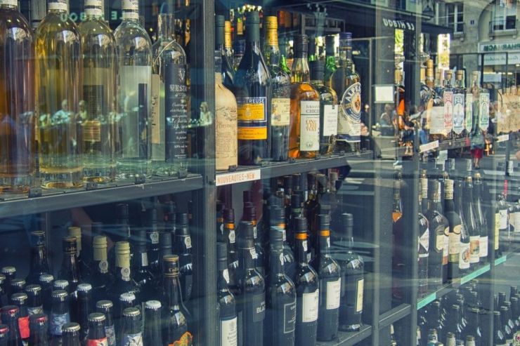 В силу вступило постановление, автоматически продлевающее лицензии на продажу алкоголя в общепите