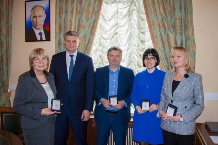 Руководитель РАР наградил своих сотрудников за эффективную работу