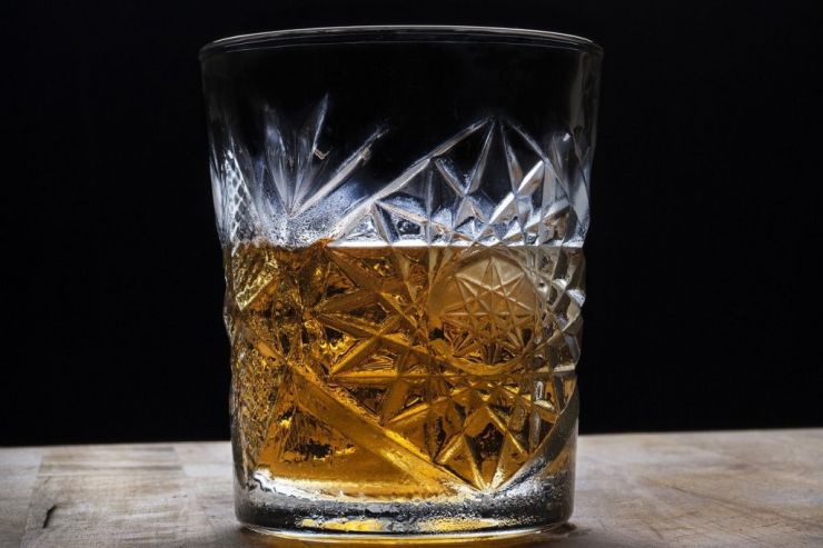 Минпромторг включил алкоголь в проект перечня товаров для параллельного импорта