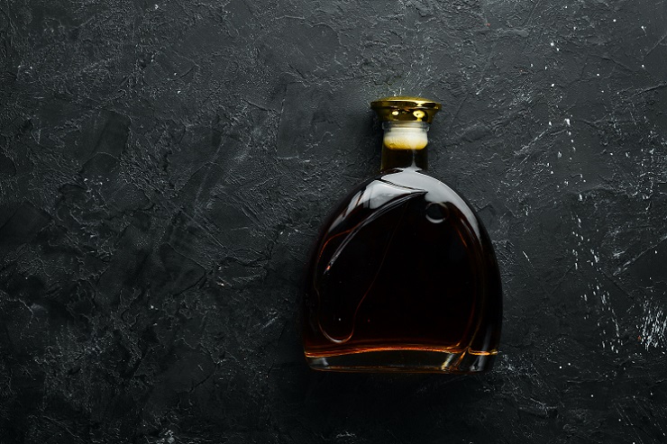 Виталий Милонов предложил запретить продавать водку и коньяк в таре малого объема