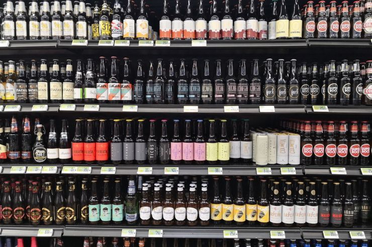 Аналитики: введение минимальных цен на алкоголь в Шотландии не оказало экономического влияния на бизнес