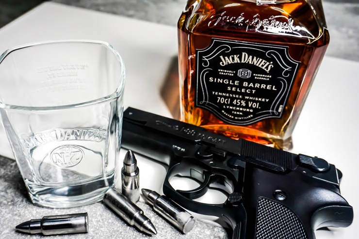 Включение алкоголя в перечень стратегически важных товаров отложили ещё на год