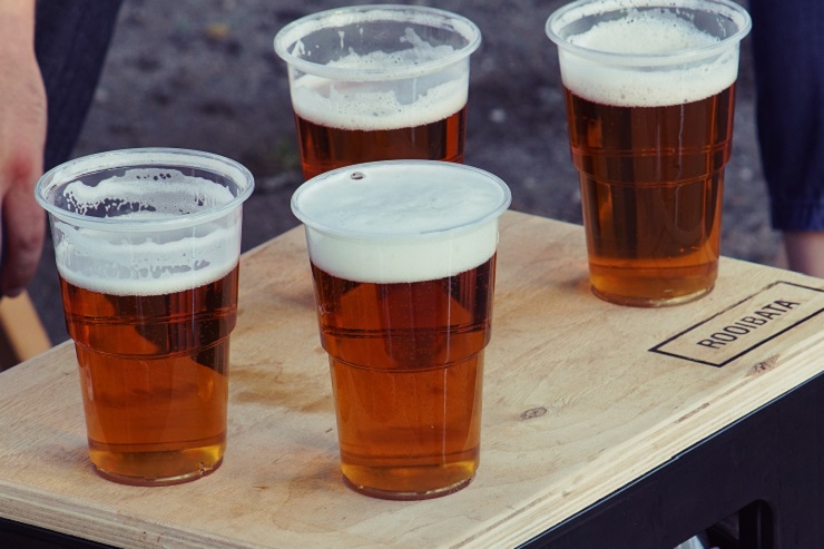 С 1 сентября кафе и бары, торгующие спиртным, начнут отчитываться о продажах в ЕГАИС