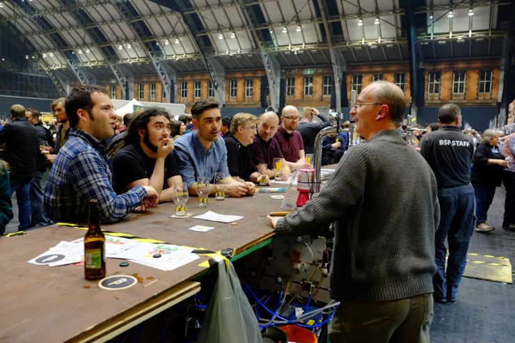 CAMRA предупредила об ограничениях продажи разливного пива навынос из-за нового акциза