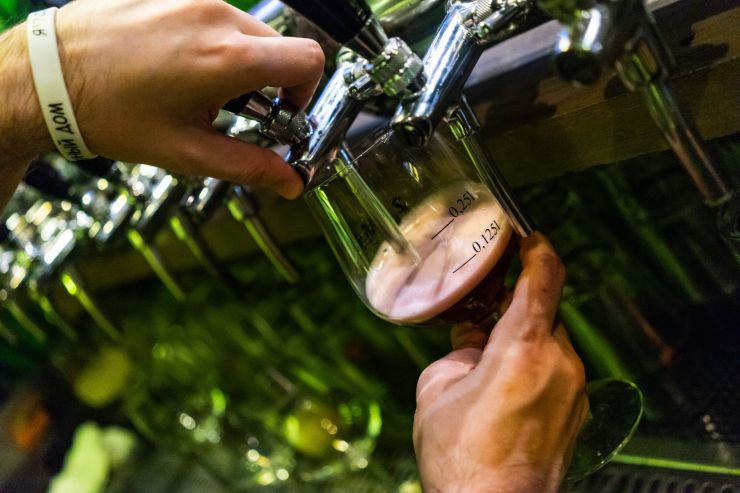 В Алтайском крае предлагают запретить барам в жилых домах продажу алкоголя после 23:00