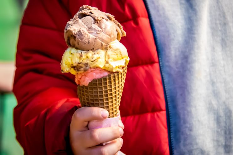 Продажу алкогольного мороженого несовершеннолетним предложили запретить