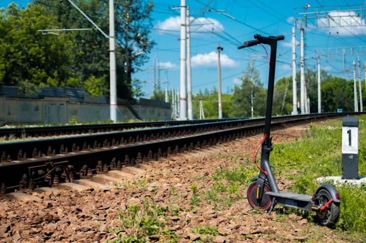 Правительство поддержало законопроект о штрафах за пьяную езду на самокате