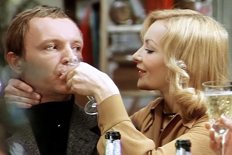 Хамзаев предложил запретить показывать употребление алкоголя в кино