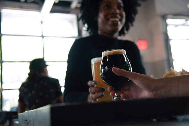 Хамзаев предложил запретить иностранцам работать в торговле алкоголем