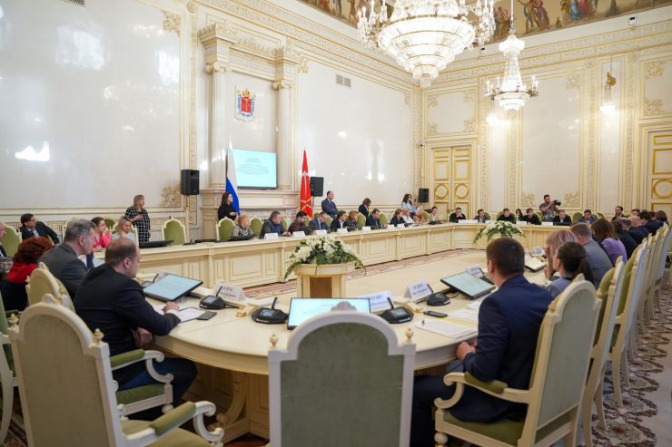 В Петербурге рабочая группа начала обсуждать региональный закон о «наливайках»