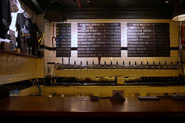 Законопроект о барах в Петербурге приняли в окончательном чтении