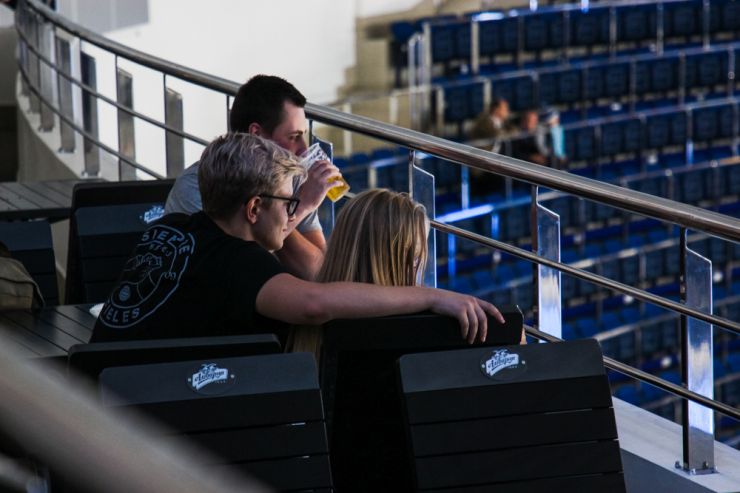 В Беларуси изучают вопрос продажи пива на трибунах стадионов