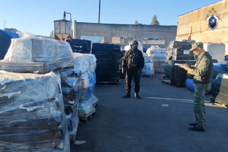 СК: источником суррогатного алкоголя в Ленинградской области стал склад конфиската