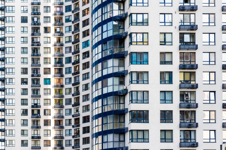 В Подмосковье предполагается разрешить продажу алкоголя во дворах многоквартирных домов  с 13 до 15 дня