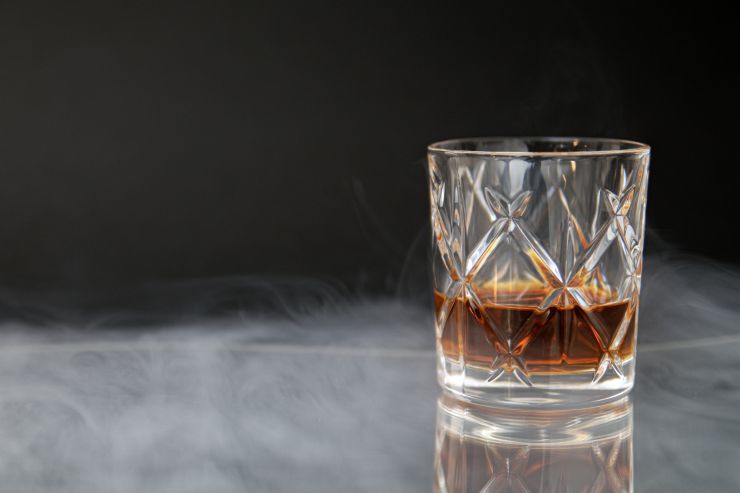 Требования к производителям этилового спирта и вискового дистиллята предлагают уравнять