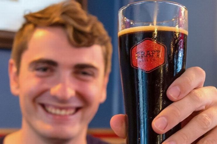 В лондонском баре нашли самую дорогую пинту пива в Британии