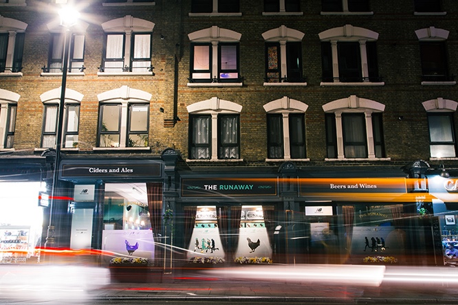 New Balance открыла в Лондоне паб для бегунов