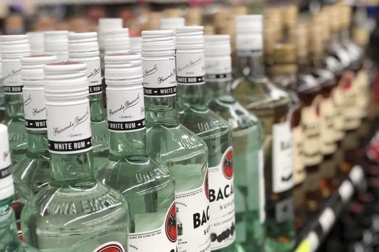 В прошлом году в Свердловской области внепланово проверили каждый второй алкомагазин 