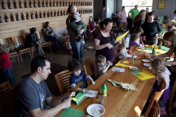 Чем пивные бары и тапрумы привлекают семьи с детьми?