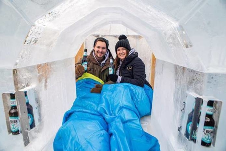 В Лондоне появился мини-отель из замороженного пива