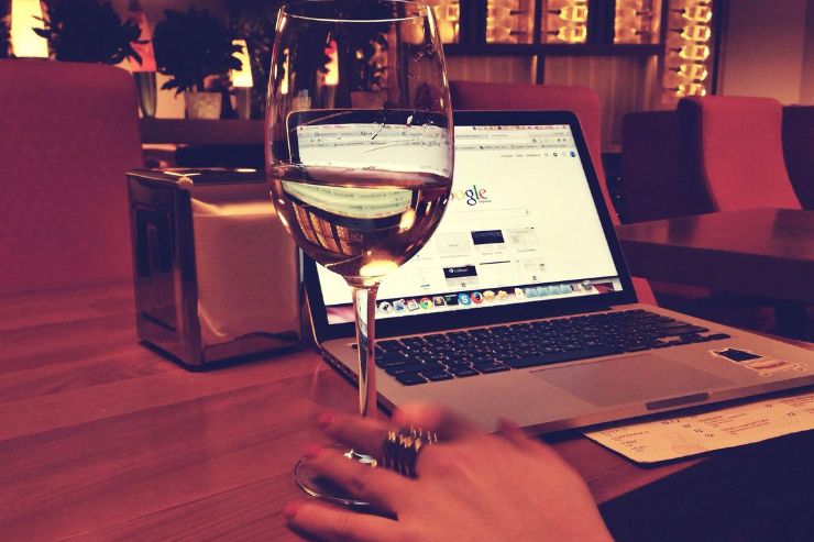 Рестораторы просят разрешить онлайн-продажу алкоголя и открыть летние веранды