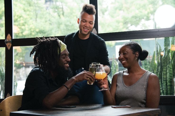 Британцы потратят более 200 млн фунтов за первые выходные работы пабов