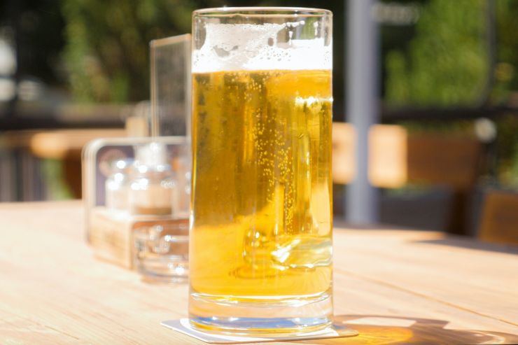 Летники на карантине: две истории о том, как переоткрываются бары