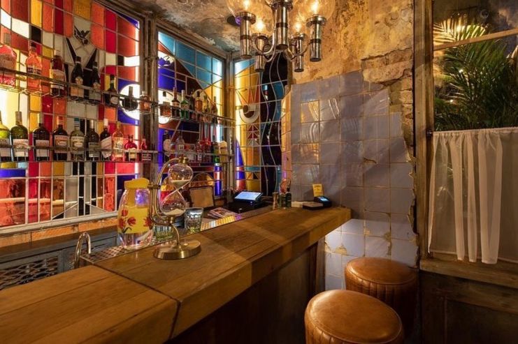 В Москве открылся самый маленький в мире бар