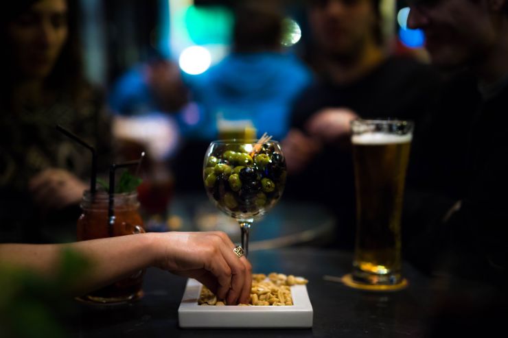 Британия может потерять до 1 млн рабочих мест из-за «комендантского часа» для пабов