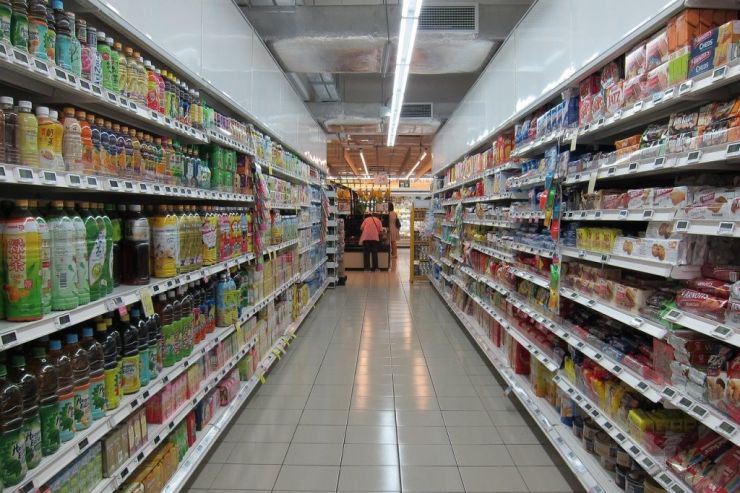 В Москве не будут сокращать время работы магазинов