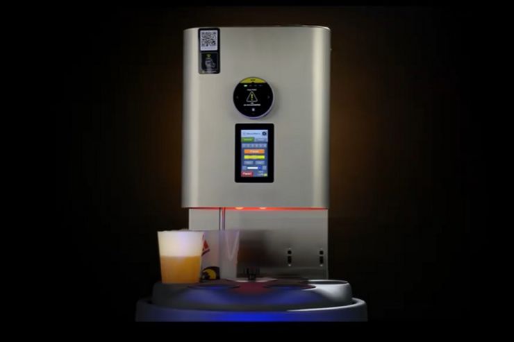 В Польше разработали робота-бармена, который помогает наливать пиво