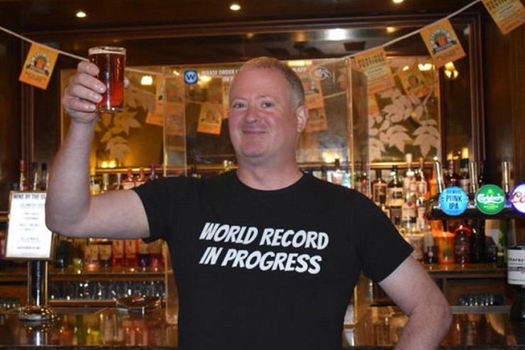 Британец установил мировой рекорд, посетив 51 паб за сутки