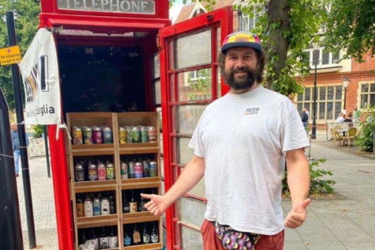 В Британии откроют самый маленький пивной магазин в старой телефонной будке 