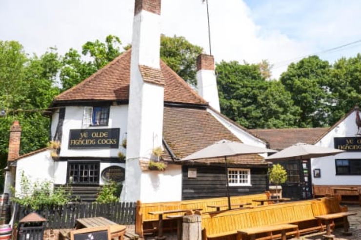 Старейший в Британии паб снова откроется