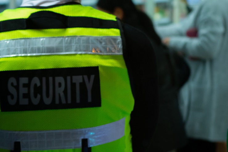 Барам и магазинам рекомендовали усилить обеспечение безопасности