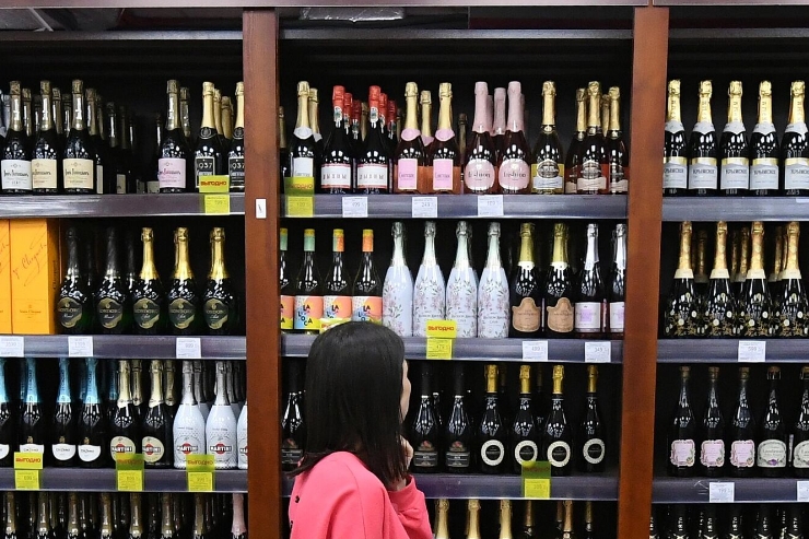 Российские ритейлеры начали принимать алкоголь, ввезенный по параллельному импорту 