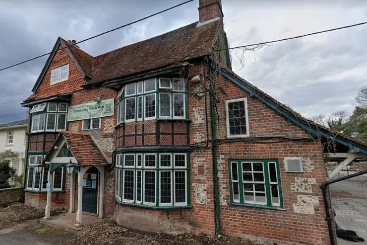 CAMRA наградила жителей британской деревни за спасение паба 