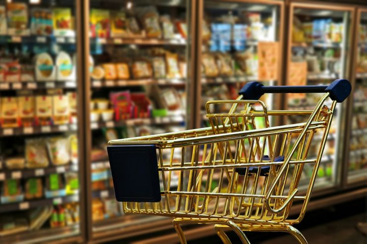 Пиво и энергетики вошли в топ продаж продуктов в несетевой рознице 