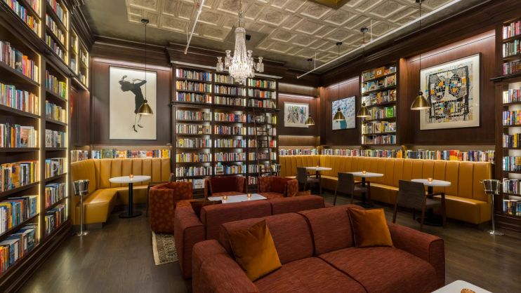 Книжные бары становятся все популярнее в Нью-Йорке