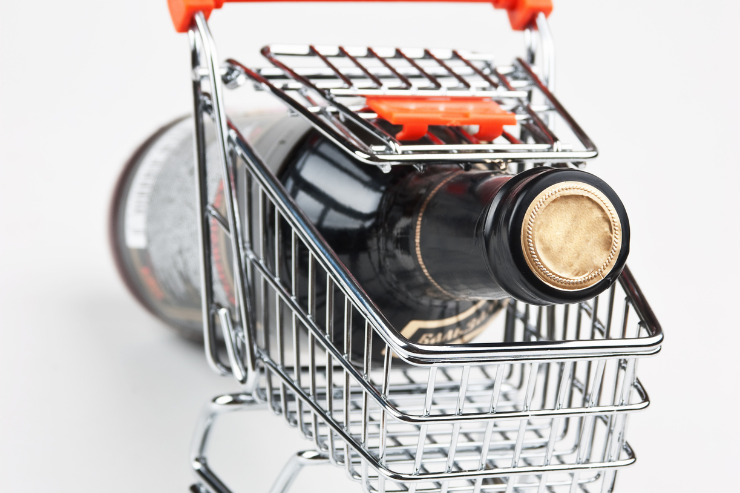 АКИТ: онлайн-продажи алкоголя могут быть запущены в 2025 году