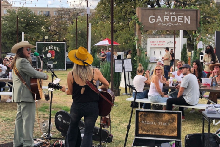 Jim Beam предлагает любителям пива переключиться на коктейли