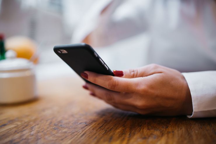 Большая часть нелегального алкоголя в рунете продается через Telegram