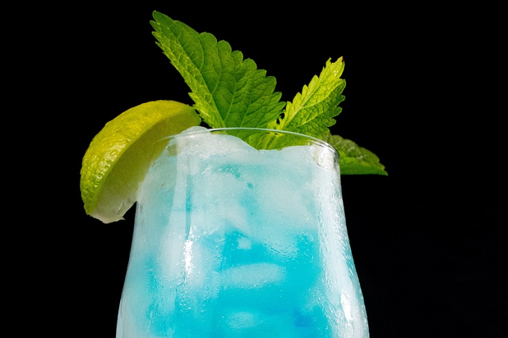 22% российских работодателей выступают за отказ от крепкого алкоголя на корпоративах