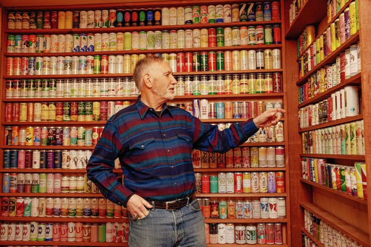 Американец собрал самую большую в мире коллекцию винных банок