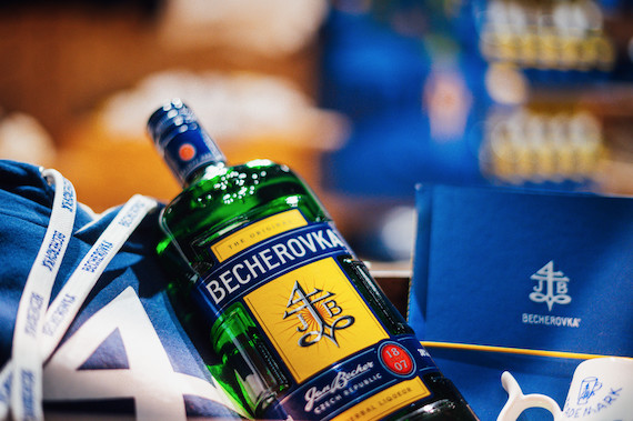 Pernod Ricard продаёт бренд Becherovka польской Maspex