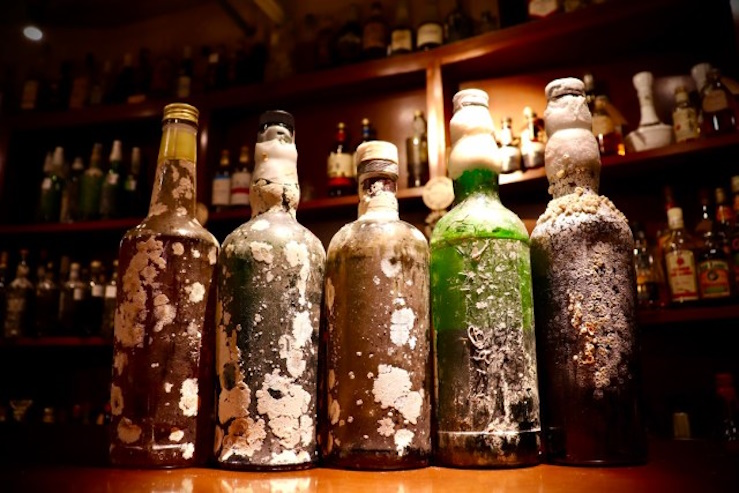 Японская компания начала принимать заявки на выдержку алкоголя в море